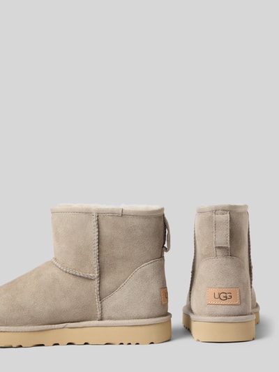 UGG Lederstiefel mit Label-Badge Modell 'CLASSIC MINI' Taupe 2