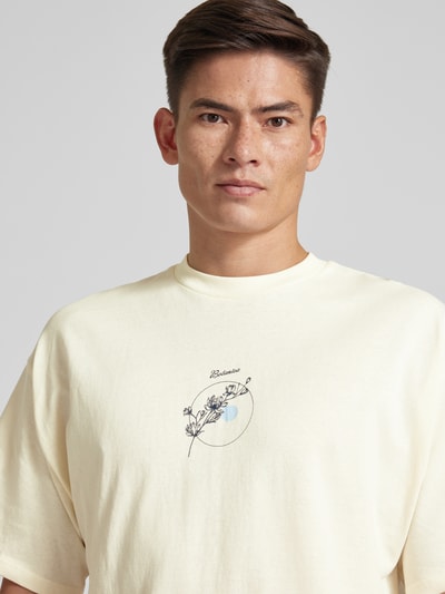 SELECTED HOMME T-shirt o kroju oversized z nadrukiem z logo Złamany biały 3