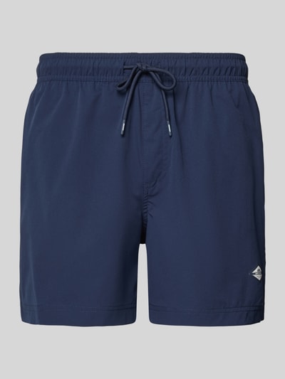 Produktfoto, navyfarbene Straight Fit Badeshorts mit Logo-Detail, elastischer Bund mit Tunnelzug, Modell 'Maui' von Jack & Jones, Herren
