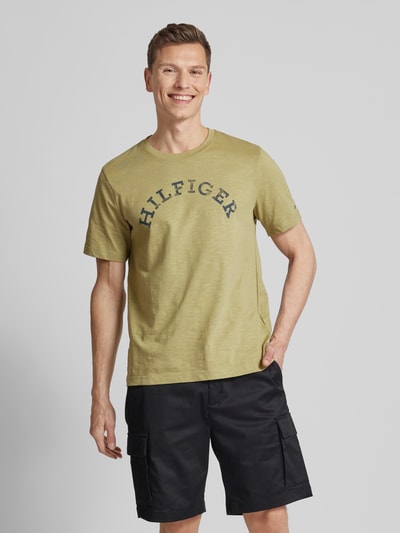 Tommy Hilfiger T-Shirt mit Label-Print Oliv 4