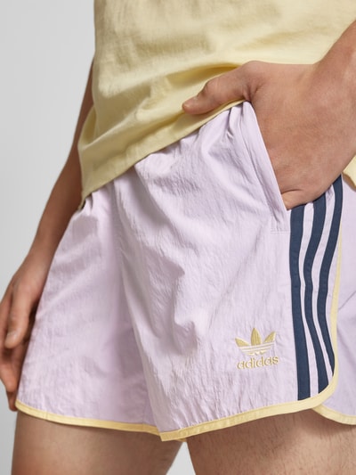 adidas Originals Szorty z elastycznym pasem model ‘SPRINTER’ Jasnofioletowy 3