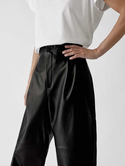 The Mannei Lederhose mit Label-Details Black 3