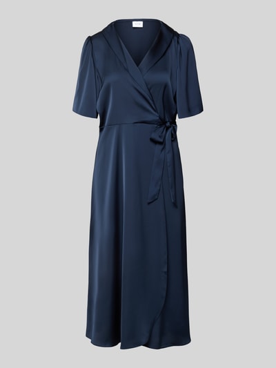 Produktfoto, dunkelblaues Satin Midikleid in Wickel-Optik Modell 'VIENNA RAVENNA' von Vila, taillierter Schnitt, V-Ausschnitt, leichte Textur