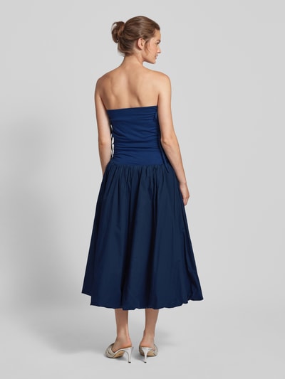 Amy Lynn Abendkleid mit seitlichen Schnürungen Modell 'Alexa' Marine 5