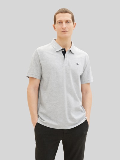 Tom Tailor Regular Fit Poloshirt aus Baumwoll-Viskose-Mix Mittelgrau Melange 4