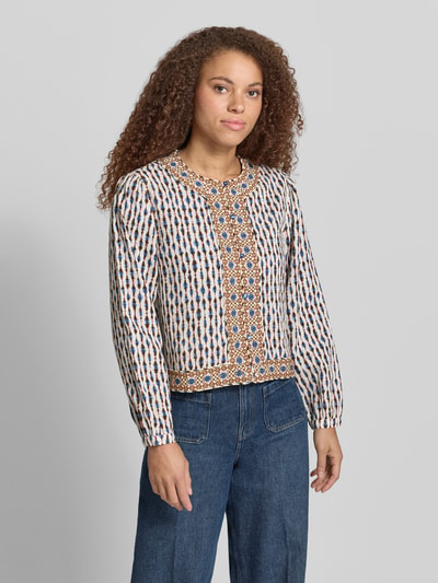 Vrouwenmodel draagt Regular Fit blouson uit puur katoen model 'KIM' van Pepe Jeans met all-over motief in popeline structuur, voorkant, detailopname bovenlichaam.