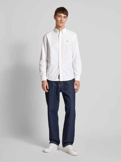 Tommy Jeans Regular Fit Freizeithemd mit Logo-Stitching Modell 'OXFORD' Offwhite 1