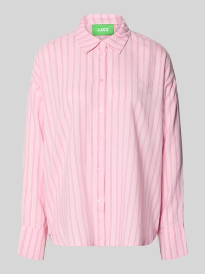 Produktfoto, rosa-weiß gestreifte Hemdbluse mit Leinen-Anteil und Knopfleiste Modell 'ALMIRA' von JJXX, Viskose-Mix, Loose-Fit, abgerundeter Saum
