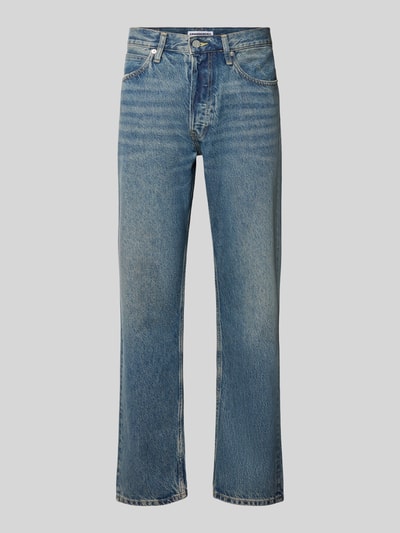 Produktfoto, blaue Straight Fit Jeans aus Baumwoll-Lyocell-Mix mit leichter Waschung, sichtbare Textur, Modell 'MAADOX' von ARMEDANGELS, Herren Straight Fit Jeans