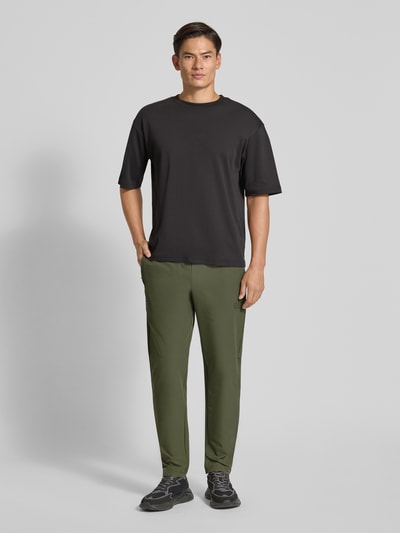 EA7 Emporio Armani Sweathose mit Label-Detail Schlamm 1