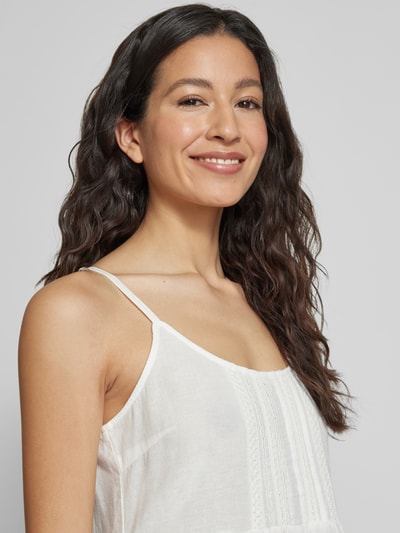 Vero Moda Sukienka mini o luźnym kroju na regulowanych, cienkich ramiączkach model ‘PRETTY’ Biały 3