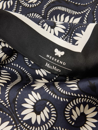 Produktfoto, Schal aus reiner Seide Modell 'ONESTO' von Weekend Max Mara, Optik:Unifarben, Allover-Muster Floral, Label-Stitching-Applikation