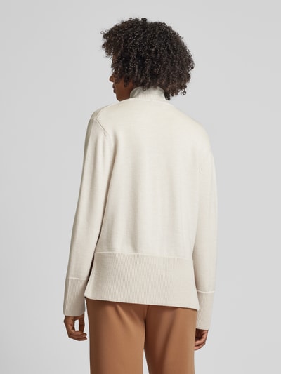 MAERZ Muenchen Wollcardigan mit V-Ausschnitt Beige 5