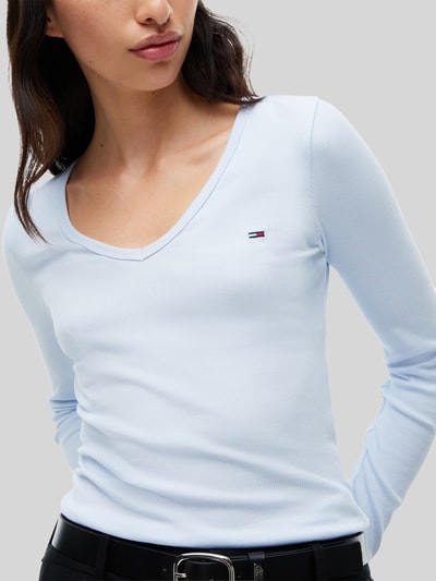 Tommy Jeans Slim Fit Langarmshirt mit Logo-Detail Hellblau 3