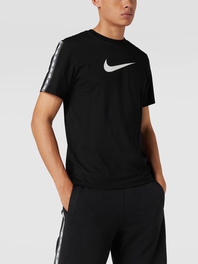 Nike T-shirt met galonstrepen, model 'REPEAT' Zwart - 4