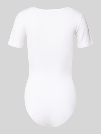 Produktfoto, Slim Fit Body mit Logo-Patch od Skiny, mieszanka bawełny, okrągły dekolt, krótki rękaw, zapięcie na zatrzask, kolor biały.