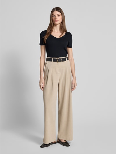 Christian Berg Woman T-shirt met geribde V-hals Zwart - 1