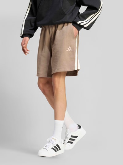 adidas Sportswear Szorty dresowe w kroju relaxed fit z czystej bawełny Beżowy 3