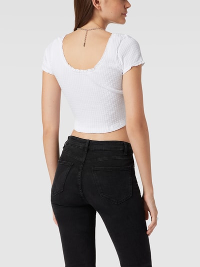 Review Cropped T-Shirt mit Zierknopfleiste Weiss 5