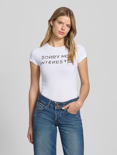 NOISY MAY® T-shirt z wyhaftowanym napisem model ‘KATINKA’ Złamany biały 4