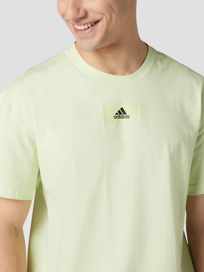 ADIDAS SPORTSWEAR T-shirt met labelprint Lichtgroen - 3