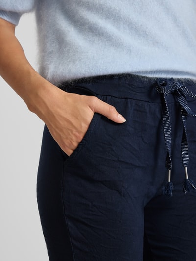 ZABAIONE Spodnie materiałowe o kroju skinny fit z tunelem Granatowy 3