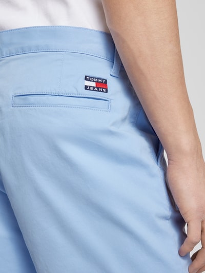 Tommy Jeans Shorts in unifarbenem Design Modell 'SCANTON' Hellblau 3