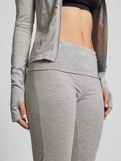 Gina Tricot Flared stoffen broek met elastische band Middengrijs gemêleerd - 3