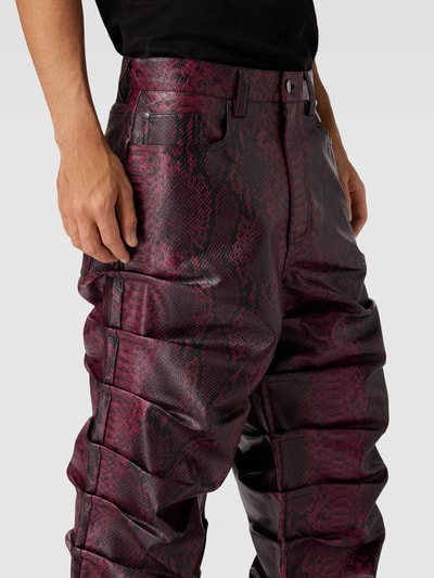 REVIEW Baggy Fit Hose mit Schlangenmuster Bordeaux 3