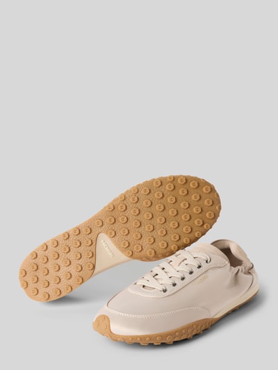 Produktfoto, Sneaker mit Logo-Applikation Modell 'Bridge' von HOFF aus Leder-Mix in Beige mit profilierter Sohle, runder Passform und Schnürverschluss, Damen Sneaker, Sohlenhöhe und Schafthöhe jeweils 1 cm und 7 cm, strukturierte Textur