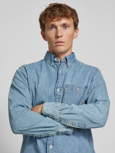 Gant Koszula jeansowa o kroju regular fit z kołnierzykiem typu button down Jasnoniebieski 3