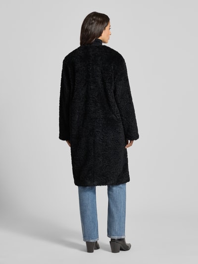 HUGO Płaszcz z futerka o kroju regular fit z zapięciem na klamrę model ‘MELJA’ Czarny 5