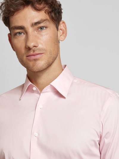 BOSS Regular Fit Business-Hemd mit Kentkragen Rosa 3