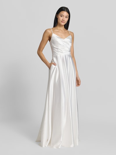 Vrouwenmodel draagt Brautkleid aus Satin met Draperingen van LUXUAR FASHION, modieuze Dames bruidsmode in A-lijn, maxi-jurk, spaghettibandjes, satijnstructuur, ruglengte maat 36: 131 cm, borstwijdte maat 36: 31 cm, Ganzkörperaanzicht van voren.