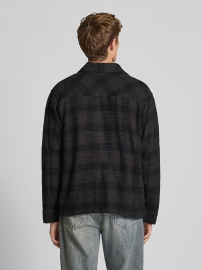 REVIEW Regular Fit Freizeithemd mit Kentkragen Black 5