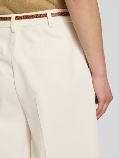 Christian Berg Woman Bermudas mit Eingrifftaschen und Gürtel Offwhite 3