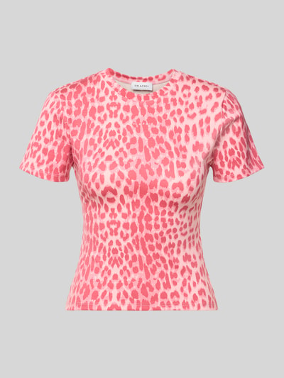 Produktfoto, Slim Fit T-Shirt im Allover-Look Modell Joy von OH APRIL, Damen T-Shirt aus Lyocell-Elasthan-Mix, Rundhalsausschnitt, Label-Stitching, Rückenlänge bei Größe S 50 cm, rosa-weiße Musterung