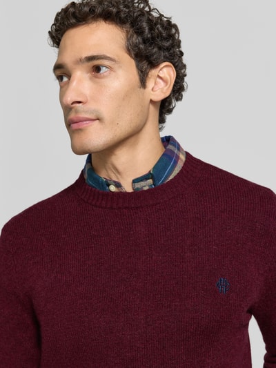 MCNEAL Slim Fit Strickpullover aus reiner Wolle mit Label-Stitching Dunkelrot Melange 3