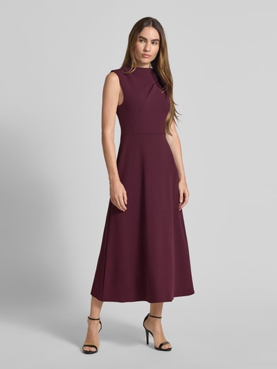 Rinascimento Cocktailkleid mit Stehkragen in ärmellosem Design Bordeaux 1