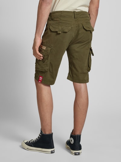 Alpha Industries Regular Fit Cargoshorts mit Label-Stitching Modell 'CREW SHORT' Oliv 5