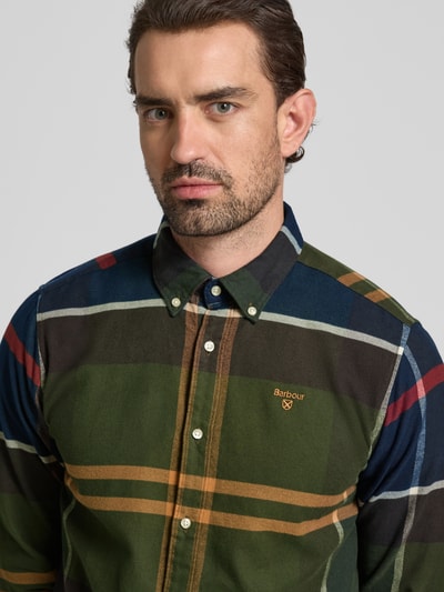 Barbour Tailored Fit Freizeithemd aus reiner Baumwolle Oliv 3