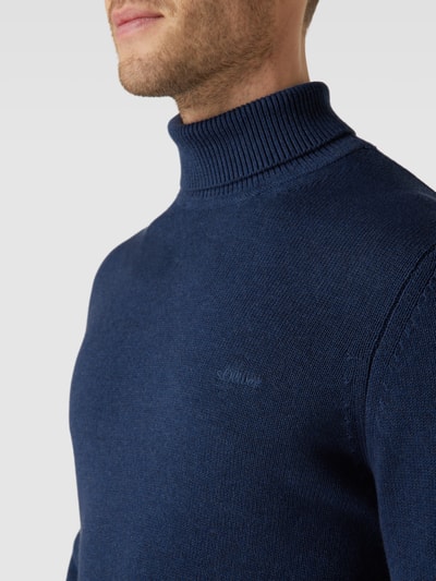 s.Oliver RED LABEL Rollkragenpullover mit Label-Stitching Marine 3