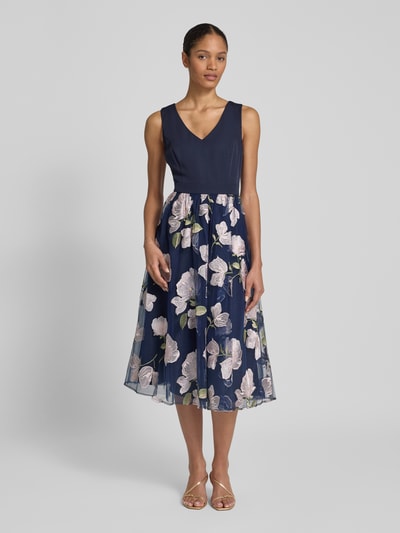 Christian Berg Cocktail Knielanges Cocktailkleid mit V-Ausschnitt Marine Melange 4