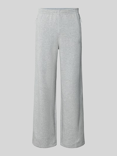Produktfoto, graue Regular Fit Sweathose mit Baumwoll-Anteil von Under Armour, Damen Sweathose, schlichtes Design, weiche Textur