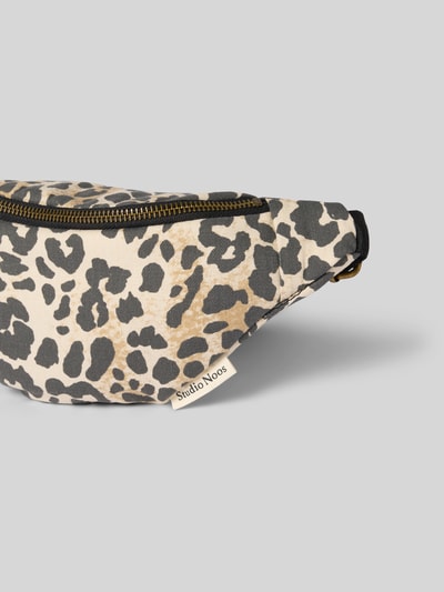 STUDIO NOOS Bauchtasche mit Label-Detail Sand 3