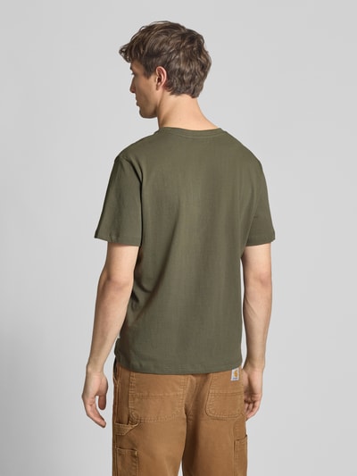 Męski t-shirt Regular Fit T-Shirt aus reiner Baumwolle Modell 'CONNOR' von Pepe Jeans, jednokolorowy, dżersej z bawełny, naszywka z logo, okrągły dekolt, krótki rękaw, Ganzkörperansicht Rückansicht.
