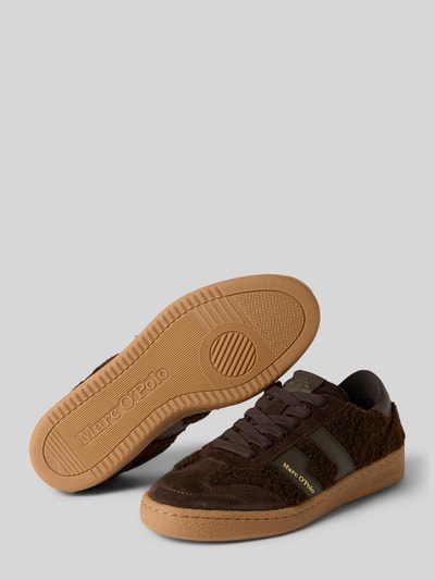 Produktfoto, brauner Sneaker aus Leder-Textil-Mix Modell 'COURT W 5'' von Marc O'Polo, beige Sohle und strukturierte Oberfläche, Damen Sneaker von Marc O'Polo