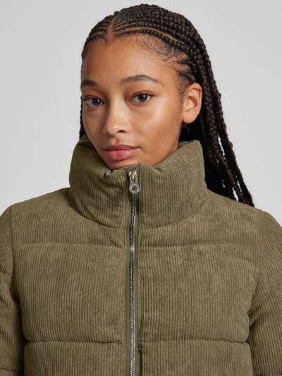 Only Regular Fit Steppjacke aus Cord Modell 'NEWDOLLY' Oliv 3