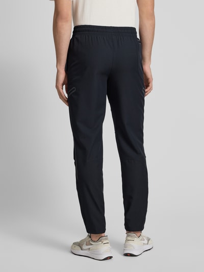 Under Armour Relaxed Fit Trainingshose mit Cargotaschen Modell 'Unstoppable' Black 5