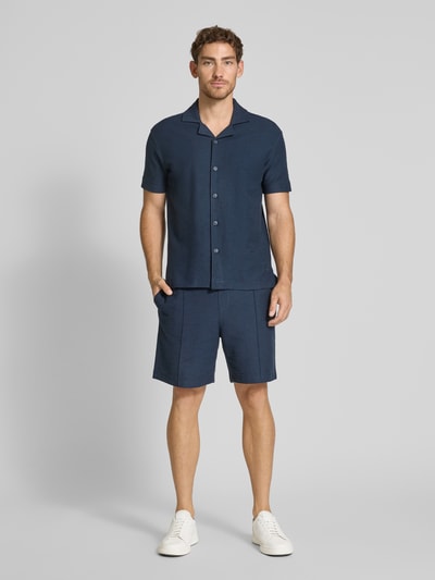 JOOP! Collection Koszula casualowa męska JOOP! Collection;Czysta bawełna;Krój regular fit;Model ‘Pedro’;Kołnierz z połami;Listwa guzikowa;Długość tyłu w rozmiarze M: 72 cm;Szerokość ramion w rozmiarze M: 54 cm;Długość rękawa w rozmiarze M: 23 cm Granatowy 1